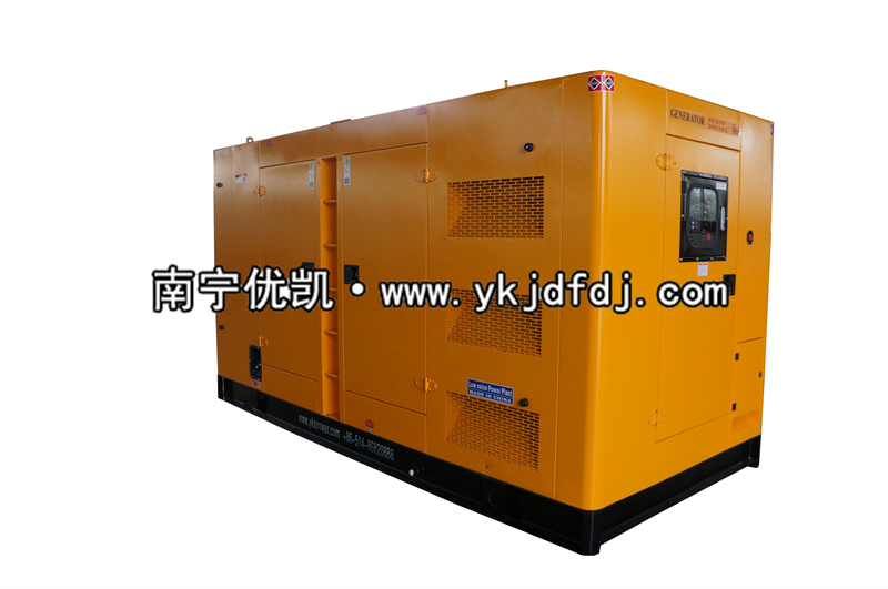 2022年8月27日，200KW靜音柴油發(fā)電機組發(fā)貨南寧某工程項目現(xiàn)場