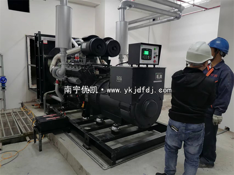 2023年11月17日，河池宜州項(xiàng)目550kw凱普柴油發(fā)電機(jī)組安裝調(diào)試