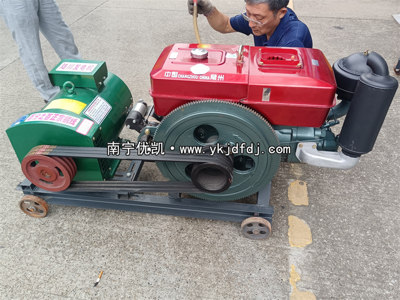2024年5月16日，客戶到店自提一臺15KW單缸柴油發(fā)電機