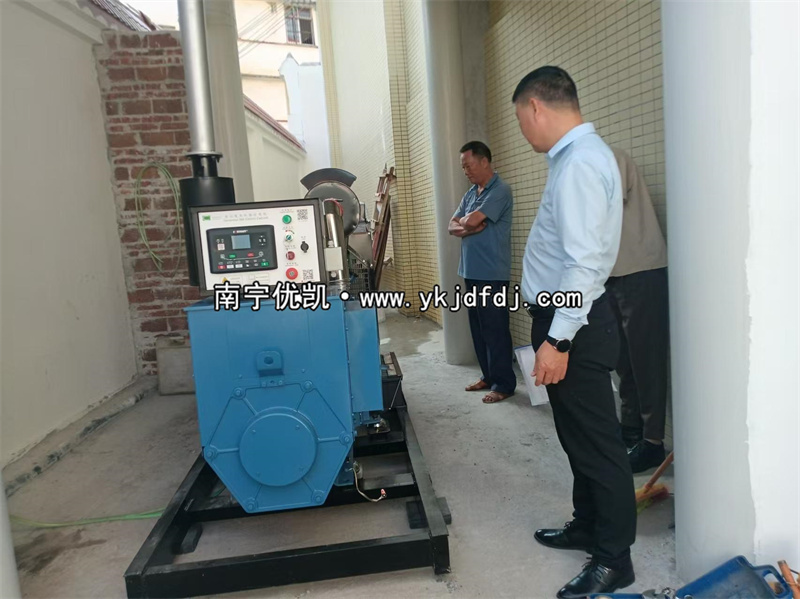 2024年10月30日，容縣項(xiàng)目200kw柴油發(fā)電機(jī)組到貨安裝調(diào)試