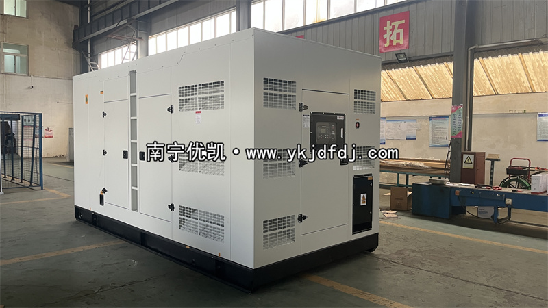 2025年7月15日，國外項目480KW上柴靜音柴油發(fā)電機組裝車發(fā)貨憑祥口岸